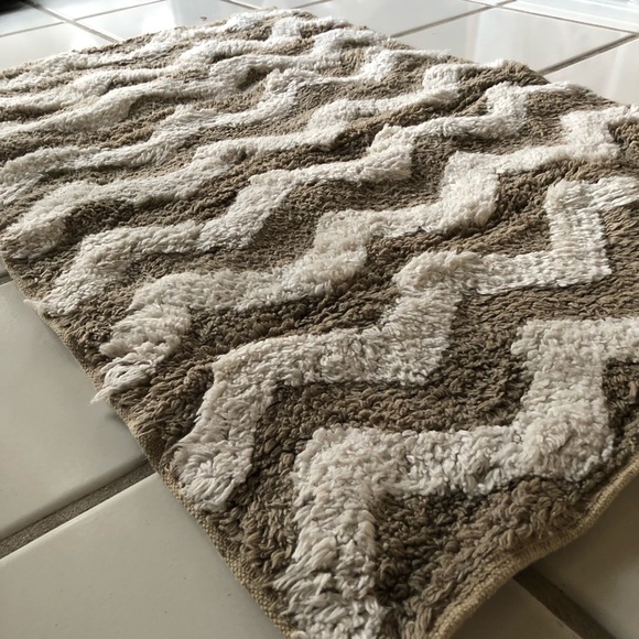 Tan & White Chevron Rug - Picture 2 of 5